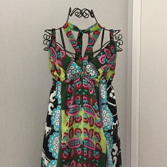 Single Dress - Picture 2 of 3